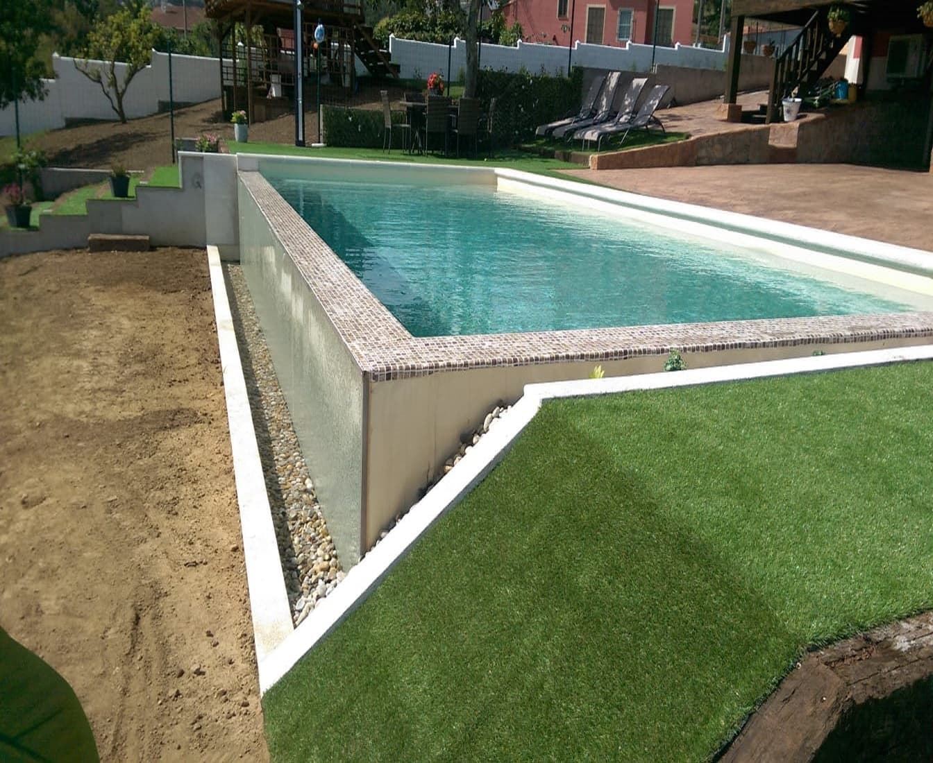 PISCINA DESBORDANTE 8M X 4M X 1,50M ALTO. - Imagen 1